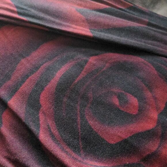 5/$25! SOFT Full-length Leggings Rose Print - Picture 2 of 5
